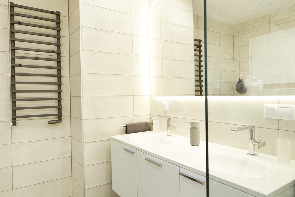 바르샤바 Lovely Lux Garden Flat Near Royal Park 아파트 외부 사진